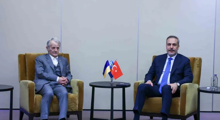 Kırım Tatarlarının milli liderleri Hakan Fidan ile bir araya geldi
