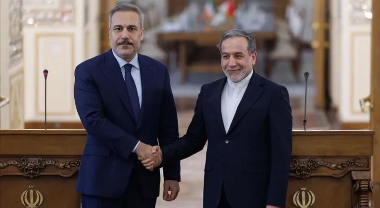 Dışişleri Bakanı Hakan Fidan, İranlı mevkidaşı Arakçi ile telefonda görüştü