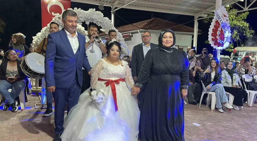 Down sendromlu genç kızın temsili düğününde duygu dolu anlar yaşandı
