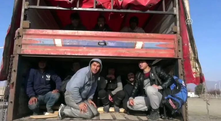 Düzce’de tır kasasındaki göçmenlerden biri hipotermiden öldü