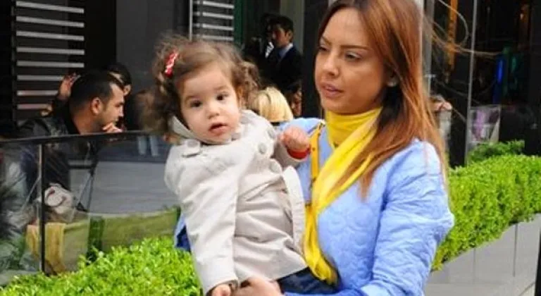 Ebru Gündeş, kızı Alara'ya 250 milyon lira değerinde ikiz villa miras bıraktı