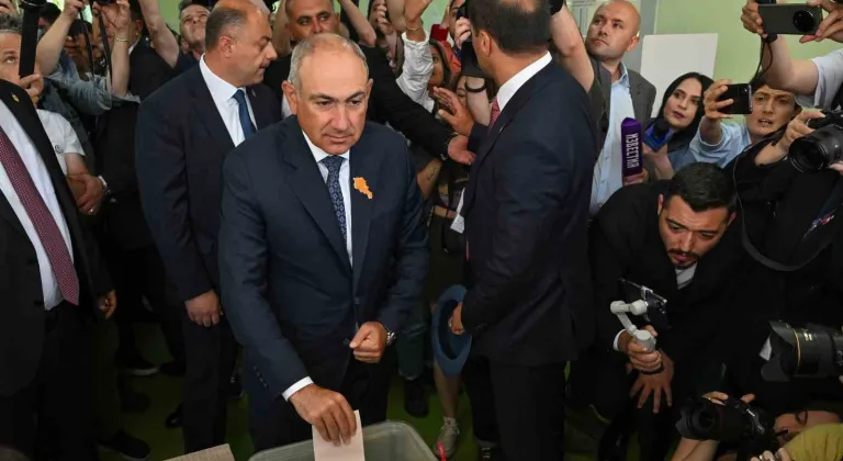 Ermenistan’da halk genel seçimler için sandık başında