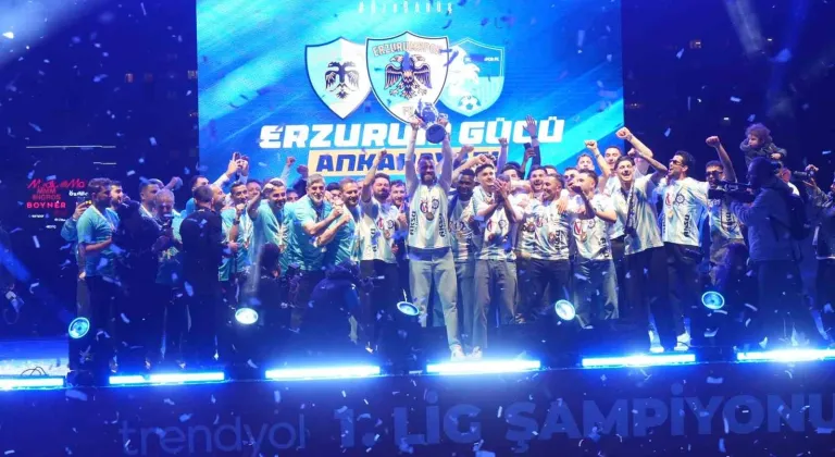 Erzurumspor FK şampiyonluk kupasını aldı