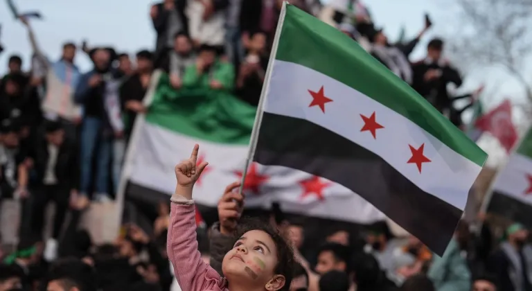 Suriye Esed rejiminin çöküşünün ardından ne kadar yol aldı?