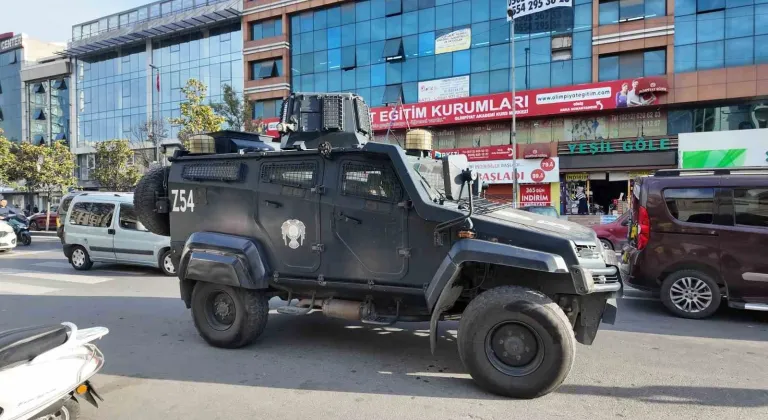 Esenyurt’ta otele el bombası atıldı