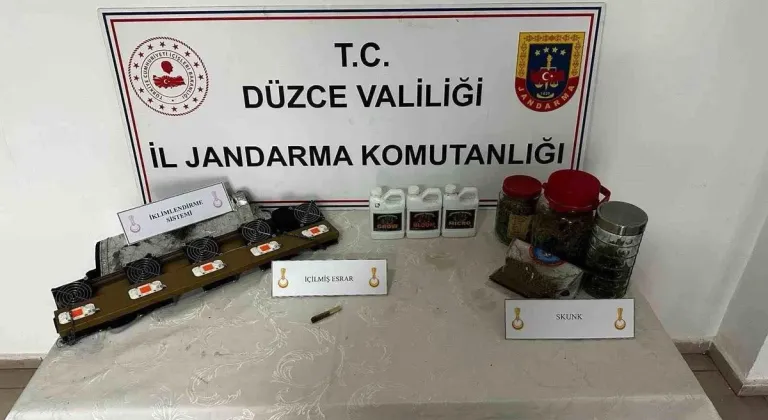 Evlerinde kenevir bahçesi kuran 2 kardeş suçüstü yakalandı