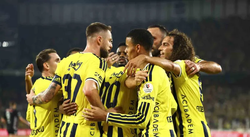 Fenerbahçe, ligdeki ilk galibiyetini aldı