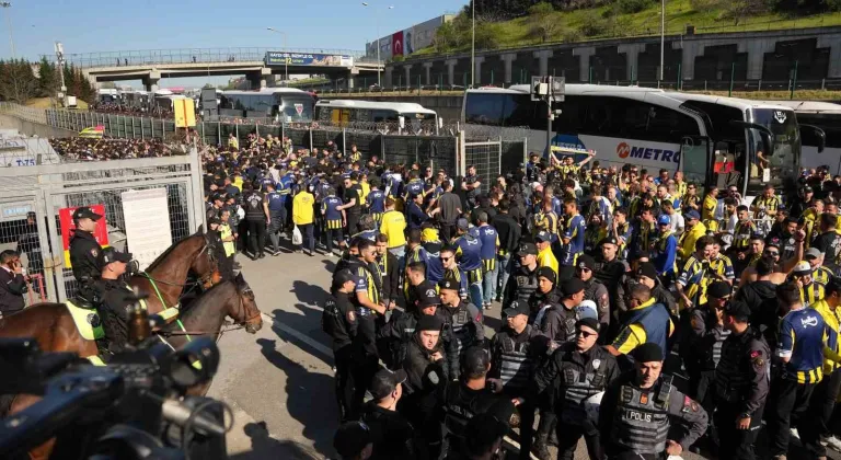 Fenerbahçe taraftarı, RAMS Park’a ulaştı
