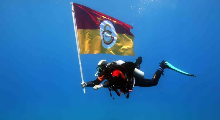 Fethiye’de dalgıçlar deniz altında şampiyonluğu kutladı
