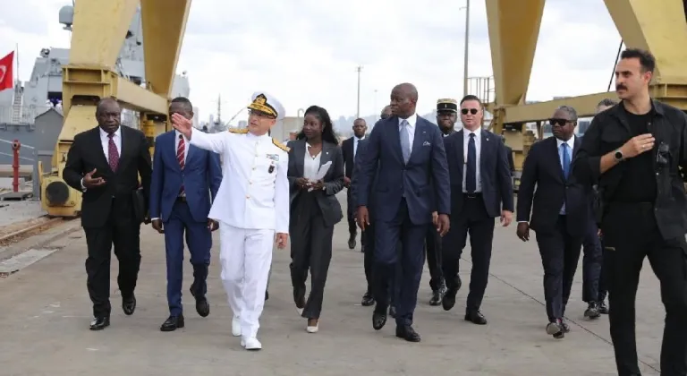 Gabon Cumhurbaşkanı Nguema'dan İstanbul Tersanesi Komutanlığı’na ziyaret