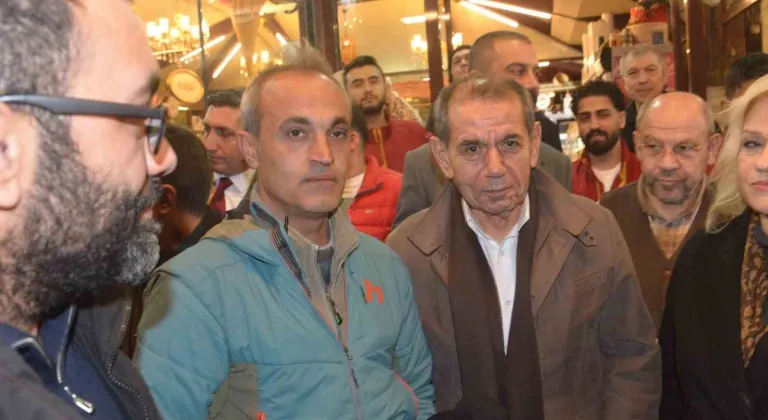 Galatasaray Başkanı Dursun Özbek depremzedelerle iftarda buluştu
