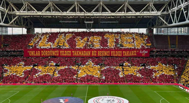 Galatasaray taraftarı şampiyonluk için özel koreografi hazırladı