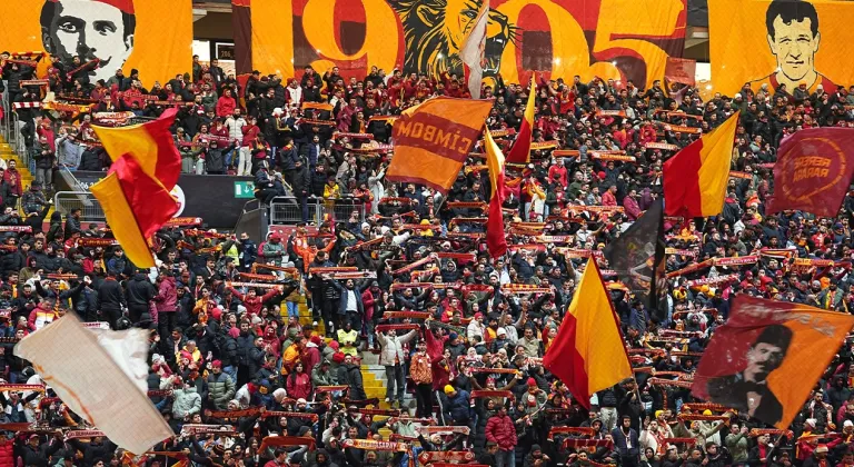 Galatasaray taraftarından yönetime tepki