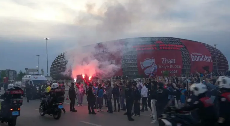 Galatasaray ve Trabzonspor kafileleri Gaziantep Stadyumu’nda