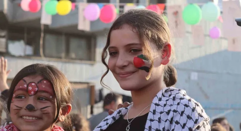 Gazze’de Çocuk Sinema Festivali düzenlendi