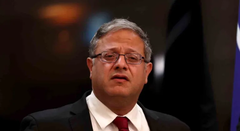 İsrail'in aşırı sağcı bakanları ateşkes kararına karşı çıktı