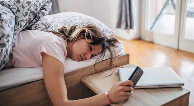 Gençler duygusal yorgunluk ve yalnızlık hissediyor