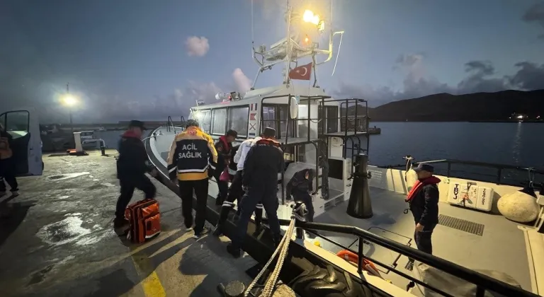 Gökçeada’da rahatsızlanan vatandaşın tıbbi tahliyesi Sahil Güvenlik ekiplerince gerçekleştirildi
