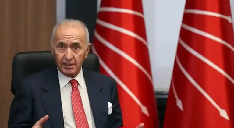 Hikmet Çetin: Türk Siyasetinin Önemli İsmi