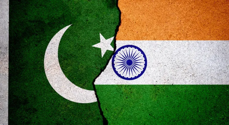 Hindistan, Keşmir saldırısının ardından Pakistan ile diplomatik ilişkilerinin seviyesini düşürdü