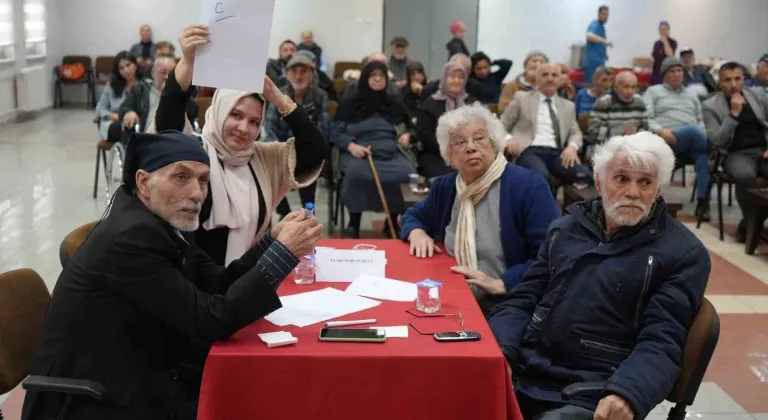 Huzurevi sakinleri bilgi yarışmasında eğlendi