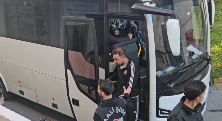 İBB’ye yönelik son dalga operasyonunda gözaltına alınan 12 kişi sağlık kontrolünden geçirildi