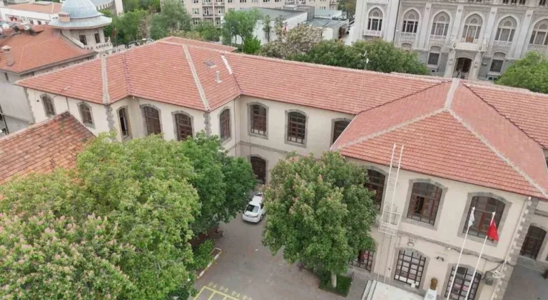 II. Abdülhamid döneminde kurulan  "Mekteb-i Sanayi" binlerce öğrenciyi mezun verdi