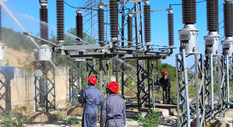 Aşırı sıcakların etkili olduğu Irak’ta elektrik altyapısı çöktü