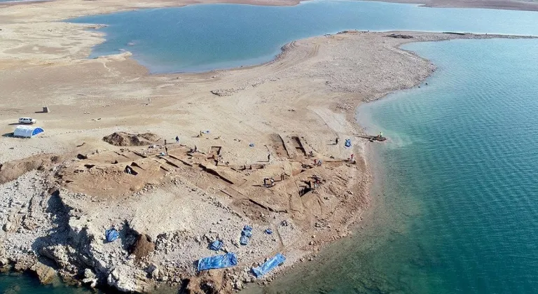 Irak’taki kuraklık 2 bin 300 yıl öncesine ait antik kenti ortaya çıkardı