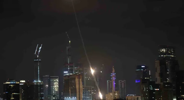 İran Devrim Muhafızları Ordusu’ndan İsrail’e hipersonik Fettah-1 füzeleri ile saldırı