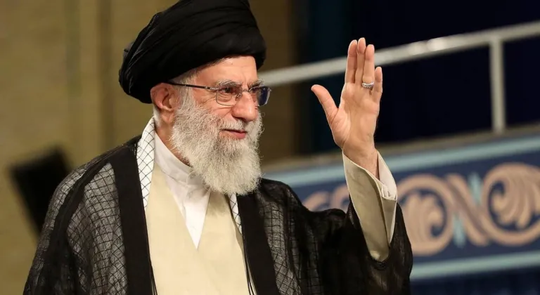 İran Dini Lideri Hamaney: "Siyonist rejim bu saldırısıyla kendisi için acı ve karanlık bir son hazırladı"