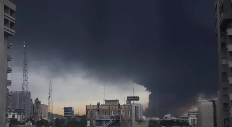 İran Kızılay’dan "asitli yağış" uyarısı: "Evden çıkmayın"