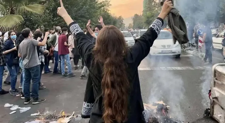 İran’da protestolar 12’nci gününde şiddetini artırdı