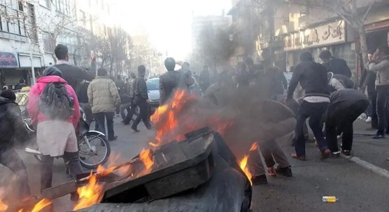 İran’daki hükümet karşıtı protestolarda can kaybı 6 bin 872’ye yükseldi