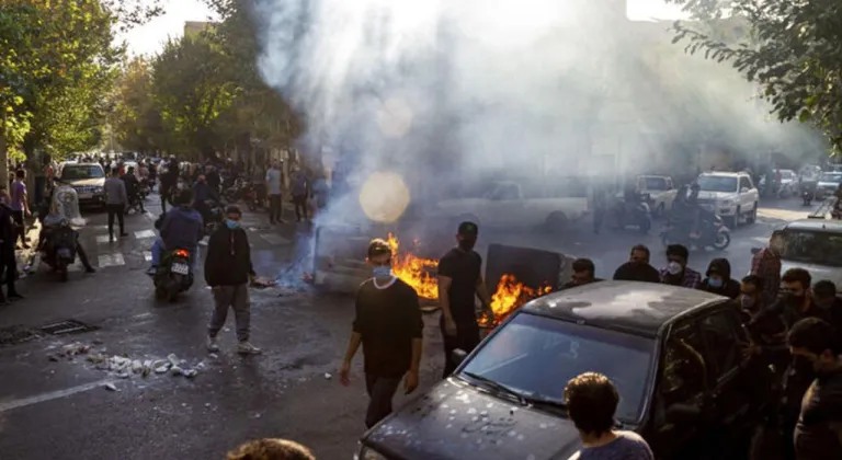 İran’daki protestolarda can kaybı 4’e yükseldi
