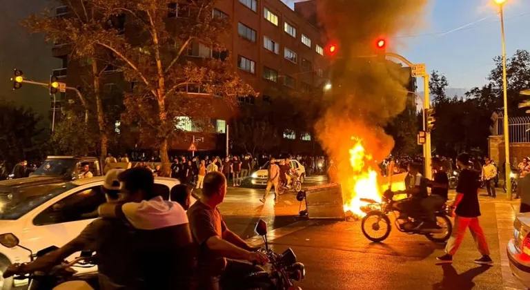 İran’da ölü sayısı 2 bin 615’e, tutuklu sayısı 18 bin 470’e yükseldi