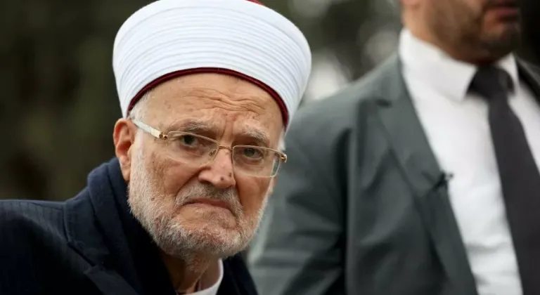İsrail güçleri, Mescid-i Aksa Cami İmamı Sabri’nin camiye girişine izin vermedi