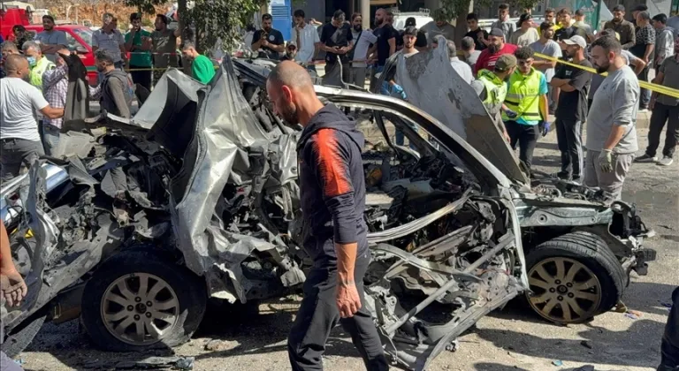 İsrail'in Lübnan'ın güneyinde bir araca düzenlediği saldırıda 1 kişi hayatını kaybetti