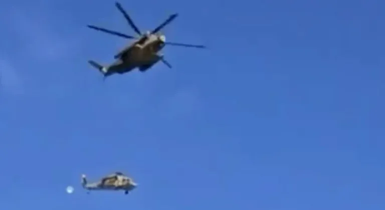 İsrail ordusuna ait helikopter, başka bir helikopterle taşındığı sırada yere çakıldı