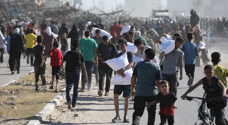İsrail, insani yardım için bekleyen Filistinlileri vurdu: 16 ölü, 90 yaralı