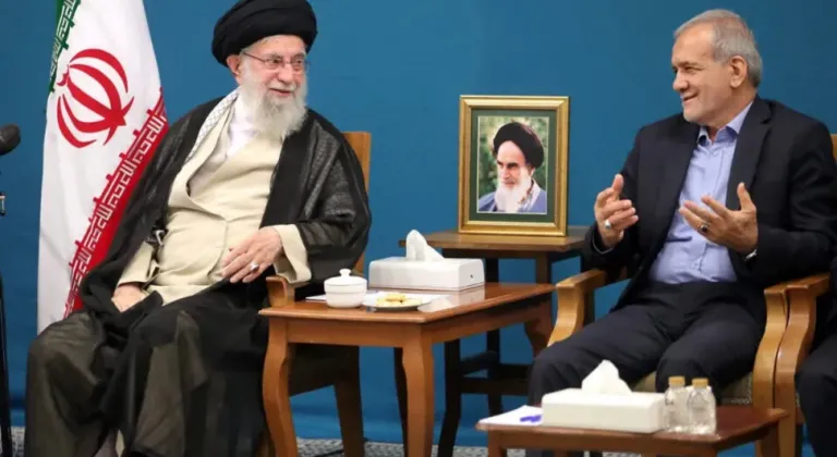 İsrailli yetkili: "Saldırılarda Hamaney, Pezeşkiyan, rejim ve ordunun üst düzey isimleri hedef alındı"