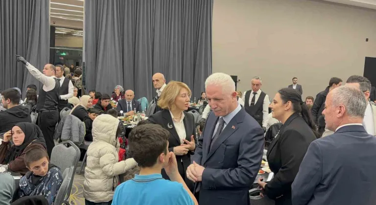 İstanbul Valisi Gül: "Okula giden çocuklara 2 bin TL kantin kartı verilecek"