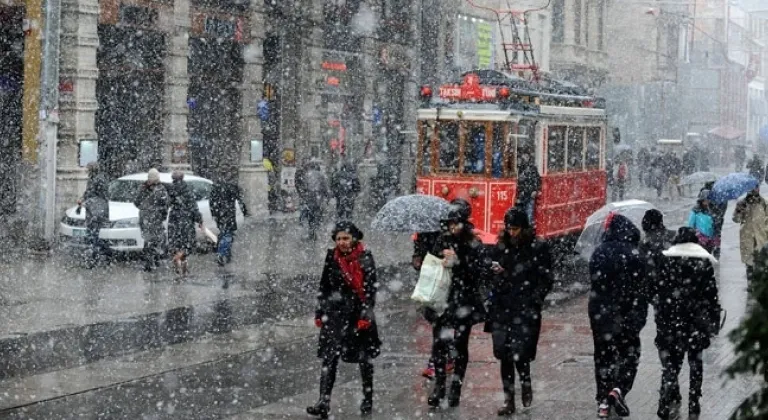 Beklenen haber geldi! İstanbul’da kar yağışı başlıyor, AKOM uyardı