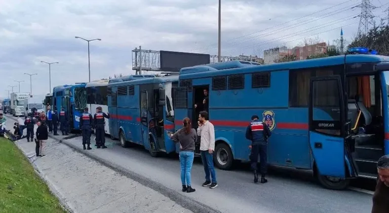 İstanbul’da 4 cezaevi aracı kaza yaptı