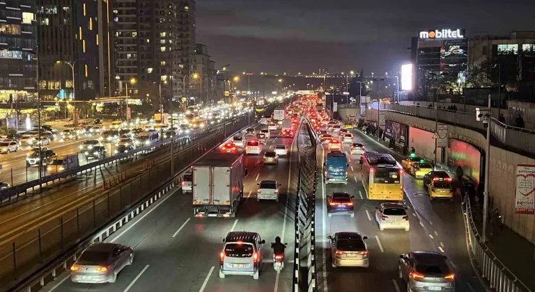 İstanbul’da trafik yoğunluğu yüzde 85’e ulaştı
