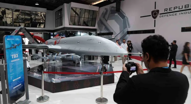 İtalya, Bayraktar TB3 SİHA’ları uçak gemisine entegre edecek