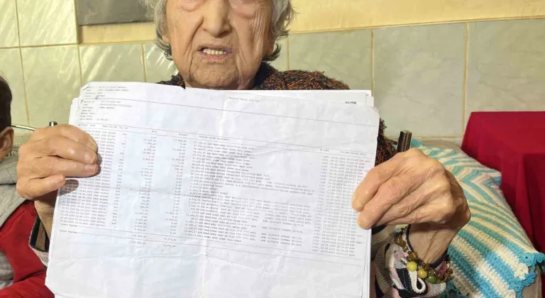 İzmir’de 85 yaşındaki anneannesini dolandırdığı iddia edilen torun ve suç ortağı tutuklandı