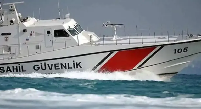 İzmir’de düzensiz göçmen botu battı: 1 ölü