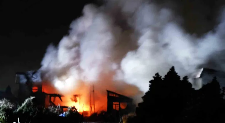 Japonya’yı vuran 7,5 büyüklüğündeki depremde en az 30 kişi yaralandı