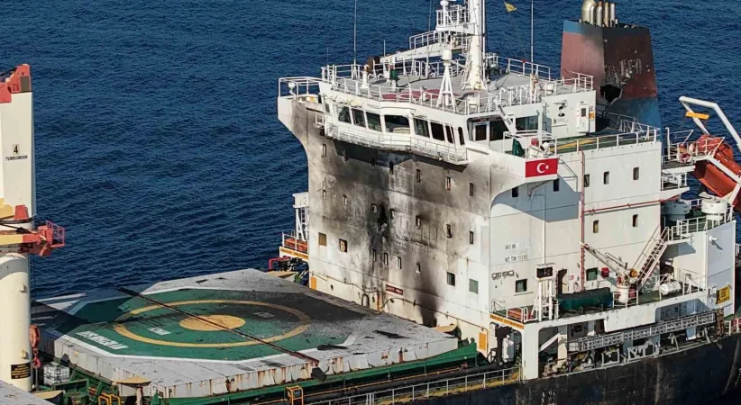 Karadeniz’de dron saldırısına uğrayan gemi Trabzon Limanı’na geldi